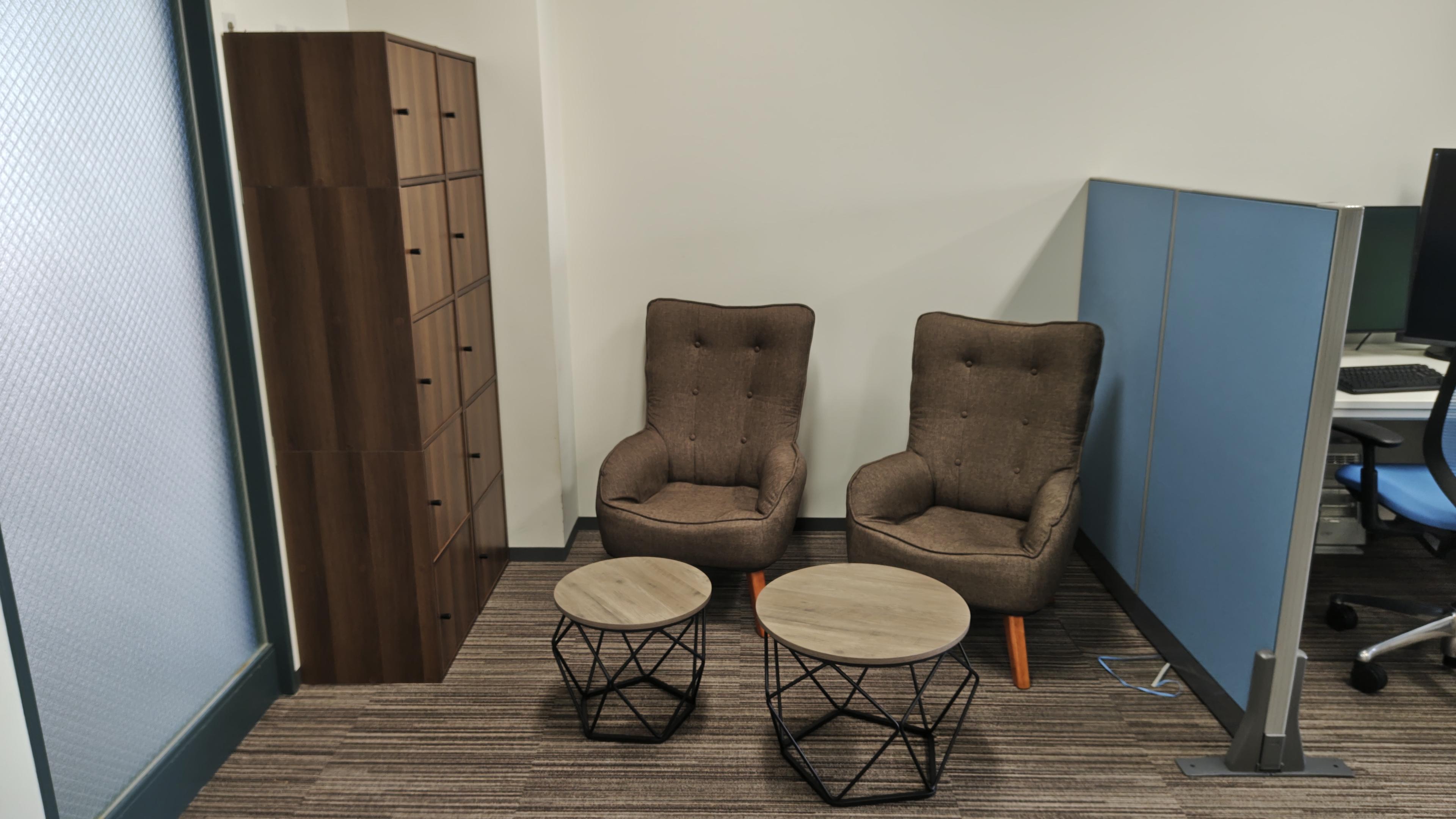 共有スペース イス